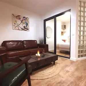  Apartment Midnight In Montmartre