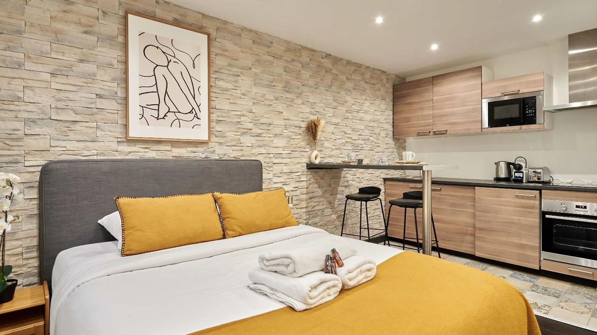 Studio Le Marais By Studio Prestige contacts